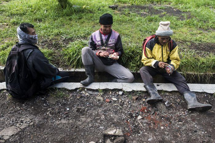 Memburu Rezeki Melalui 'Taksi' Ijen