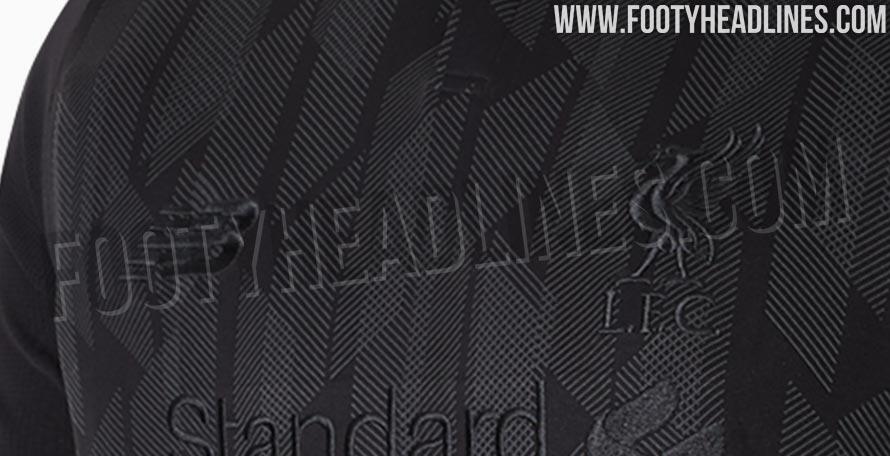 Liverpool Rilis Jersey 'Blackout; yang Keren Abis