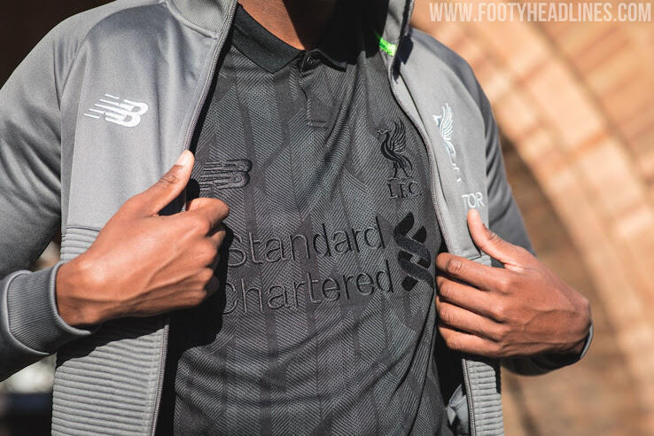 Liverpool Rilis Jersey 'Blackout; yang Keren Abis