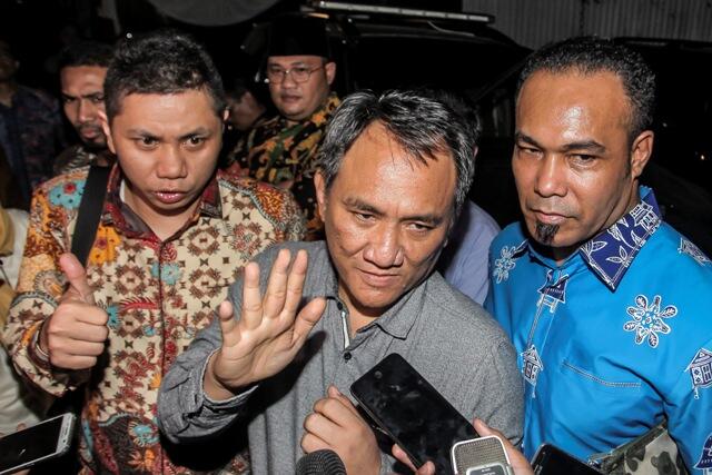 Andi Arief: Pelaku Perusakan Mengaku Disuruh PDIP