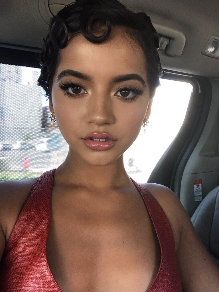 6 Fakta Si Sexy Isabela Moner, Pemeran Film Dora The Explorer Di Dunia Nyata