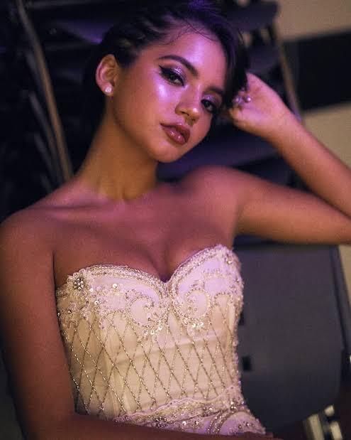 6 Fakta Si Sexy Isabela Moner, Pemeran Film Dora The Explorer Di Dunia Nyata