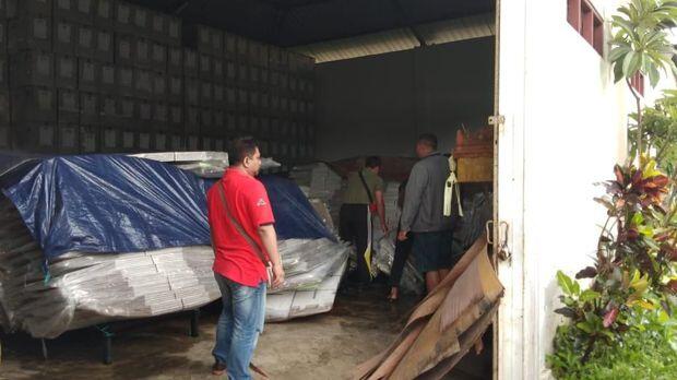 Terendam Banjir, 2.065 Kotak Suara 'Kardus' di Bali Rusak. BANJIR yg teramat KUAT ??