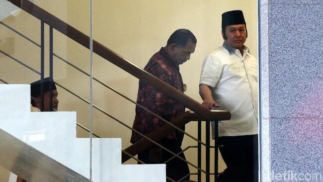 Duit Suap Bupati Zainudin untuk Bangun Masjid, PAN Hingga Servis Kapal Pesiar