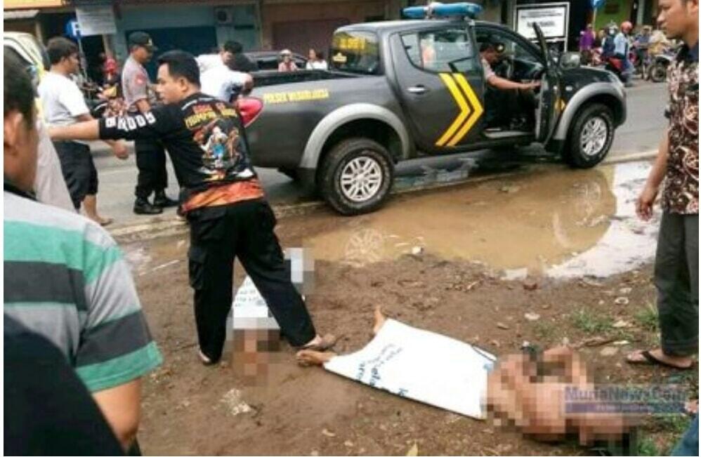 Berita Maho : Telanjang Pelukan di Mobil, 2 Lelaki di Pasar Trangkil Gegerkan Warga