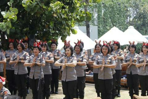 Sambut Nataru, Choir Polda Bali Gelorakan Semangat Toleransi Kepada Dunia