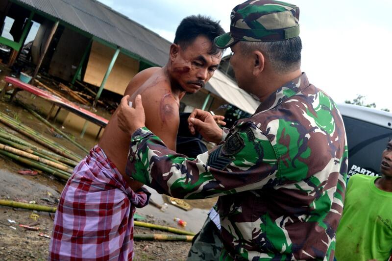 Sejumlah Ambulans Berdatangan ke Tanjung Lesung