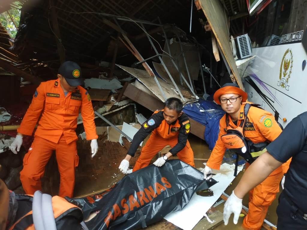 BNPB: 62 Orang Meninggal Dunia Diterjang Tsunami Selat Sunda