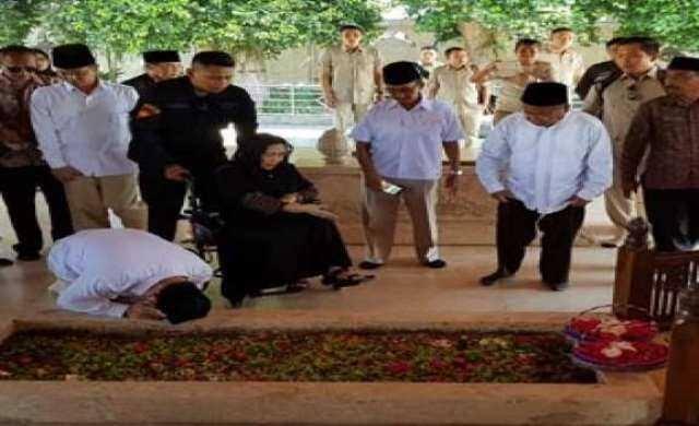 Adu Pamer Keislaman Jokowi dan Prabowo di Pilpres 2019