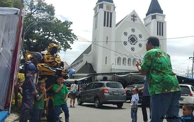 Bumblebee Dan Captain America Ikut Siap Jaga Natal Di Kota Malang