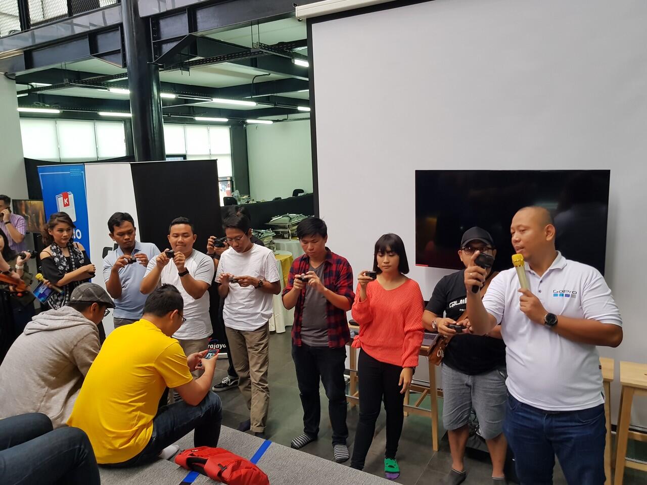 Tangkap Momen Liburan Tanpa Ribet, Bawa Kamera yang Simpel Aja Lah!