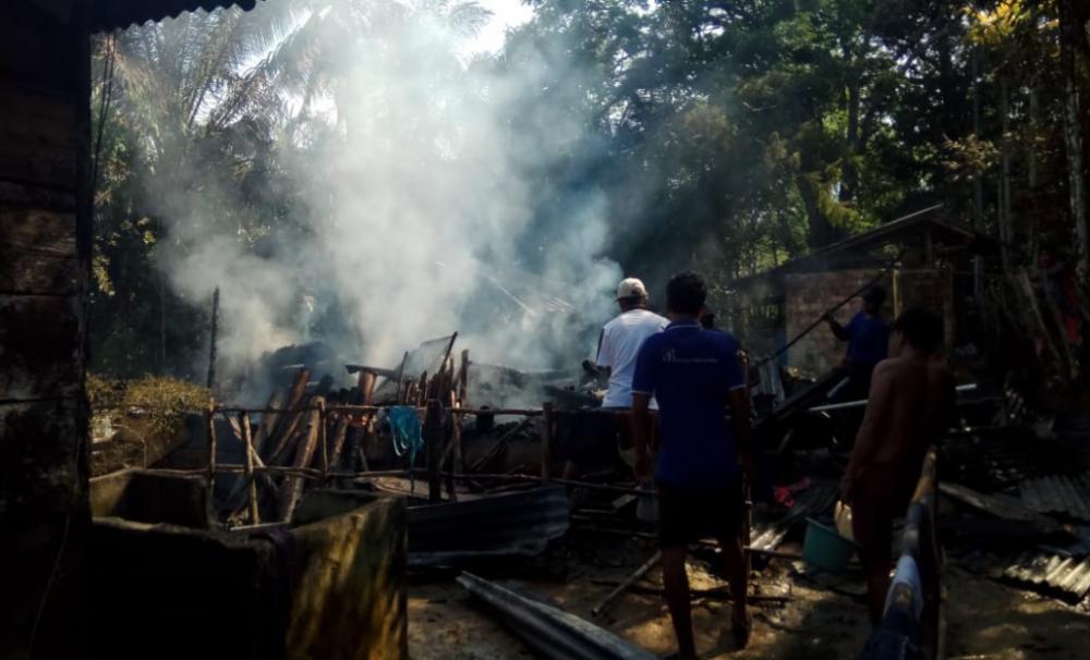 Ditinggal Ibadah, Rumah Ludes Terbakar