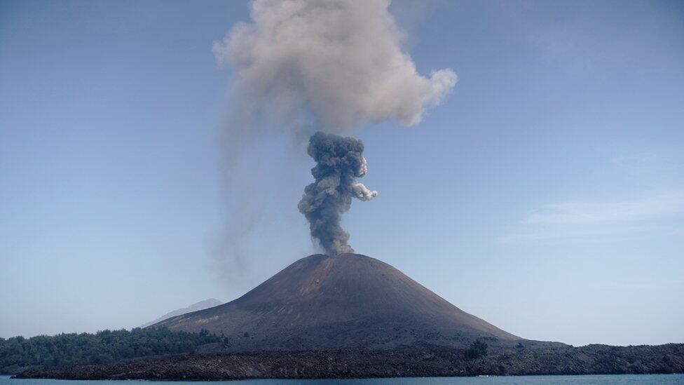 Tsunami Selat Sunda: Gunung Anak Krakatau Masuki Fase Baru dan Mematikan