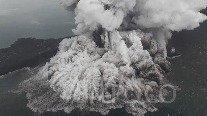 Status Gunung Anak Krakatau Naik Menjadi Siaga III 