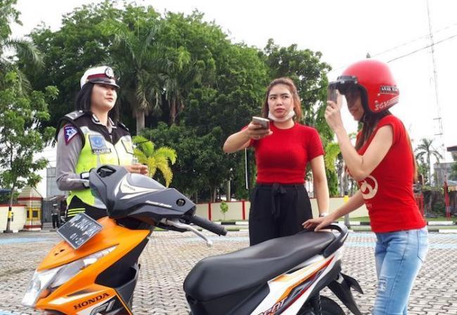 Emosi Ditilang, Pengendara di Gorontalo Banting Sepeda Motor