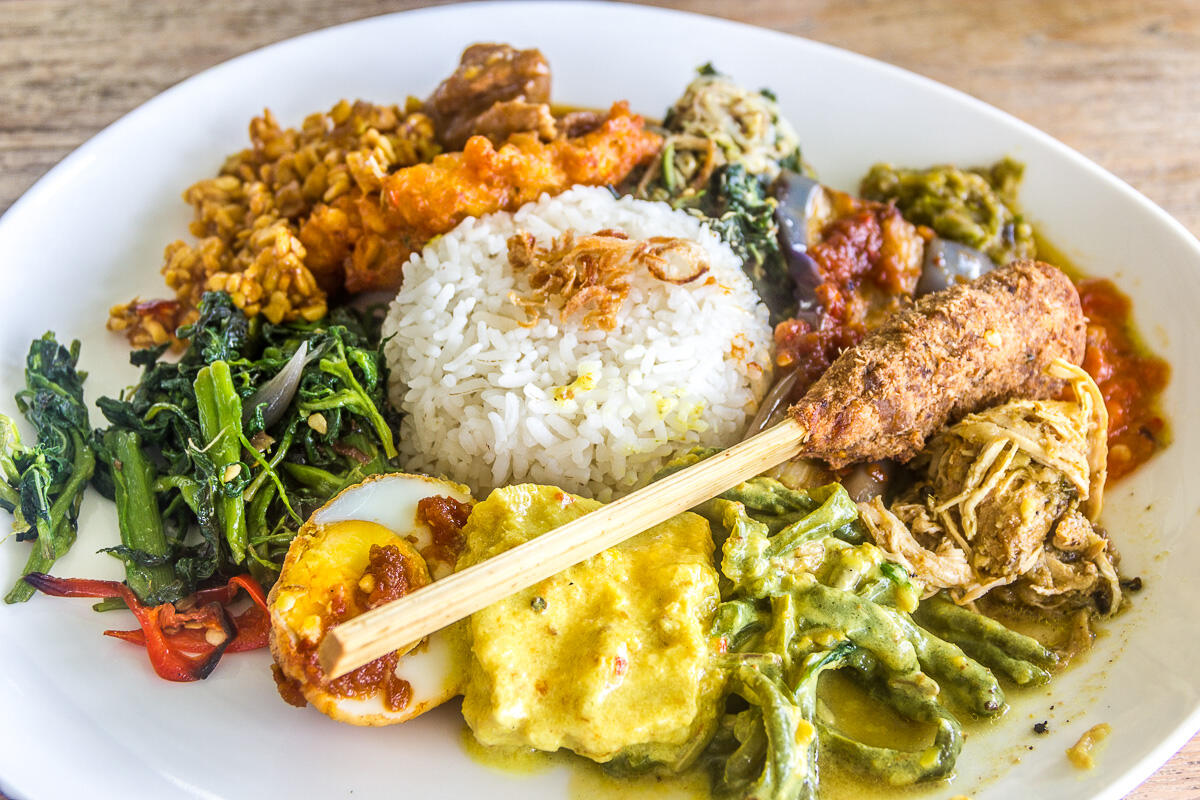 7 Rekomendasi Tempat Makan Halal dan Enak di Bali, Sudah Coba?