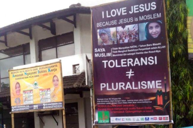 Muncul Baliho “Jesus is Moslem” Pegiat Kerukunan Umat Beragama Protes