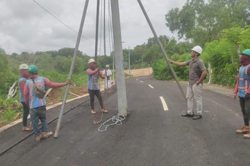 Tiang Listrik di Tengah Jalan Viral, Langsung Dipindah