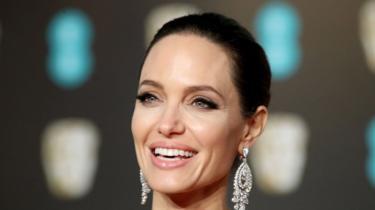 Angelina Jolie isyaratkan 'banting setir' ke dunia politik