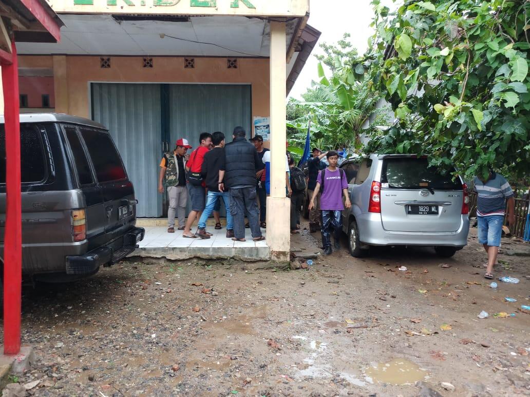 (DOKUMENTASI) Pengiriman Logistik Ke Korban Bencana Tsunami Selat Sunda 