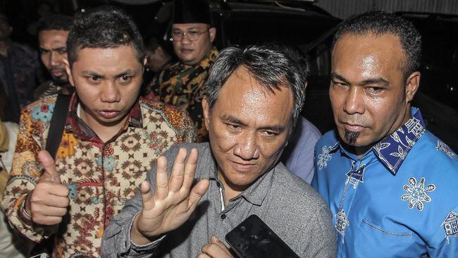 Andi Arief Minta Mata Jokowi Diberikan untuk Novel Baswedan