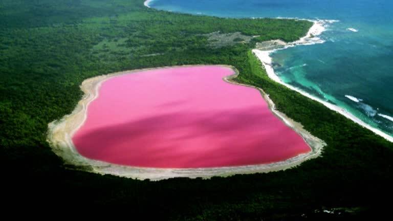 Kawah Ijen hingga Air Terjun Merah Darah, Ini 7 Fenomena Alam Aneh di Muka Bumi