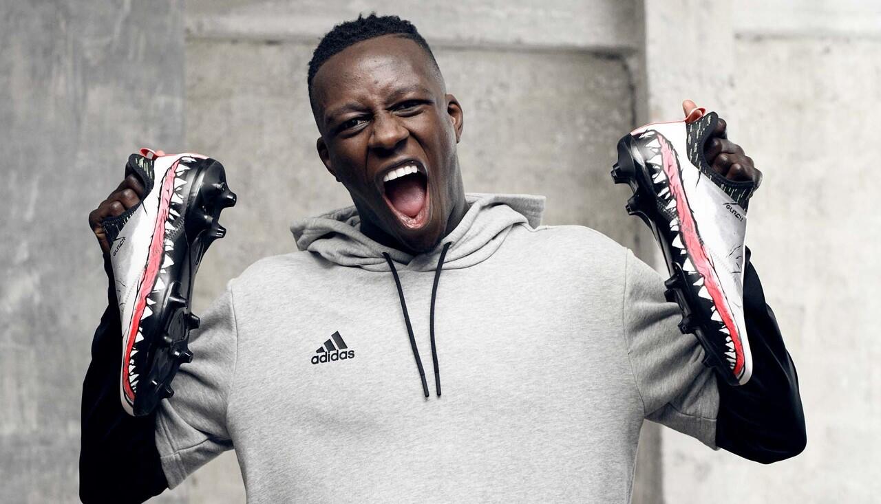 20 Sepatu Bola Terbaik di 2018