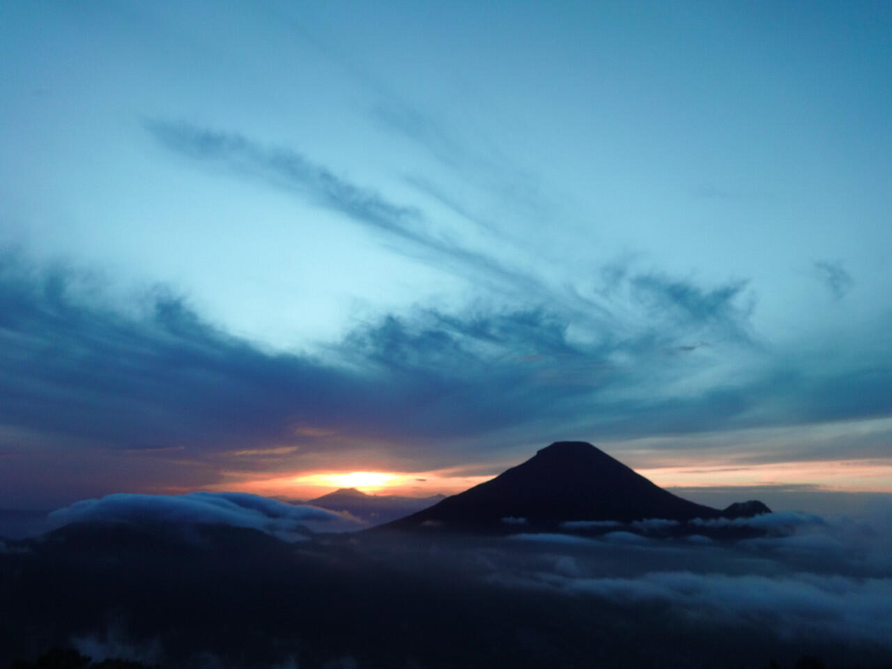 Desa ini Memiliki Sunrise terbaik di Jawa Tengah !