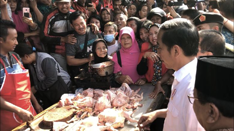  Awali Kegiatan di Tulungagung, Jokowi Beli Beras dan Ayam di Pasar