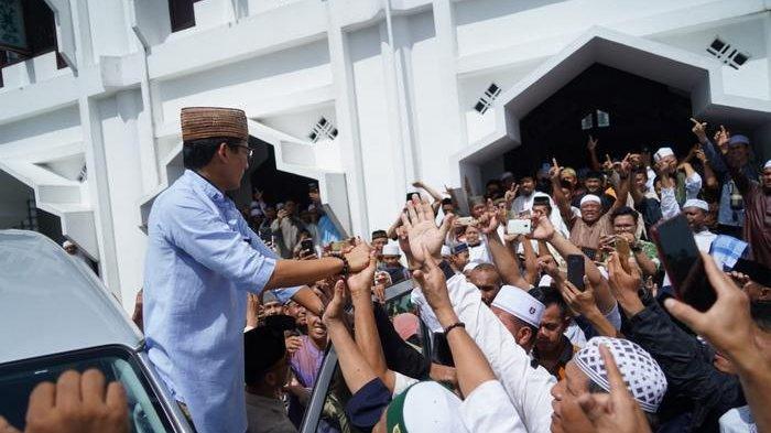 Sandiaga Uno Banjir Sumbangan Dana Kampanye Usai Sholat Jumat