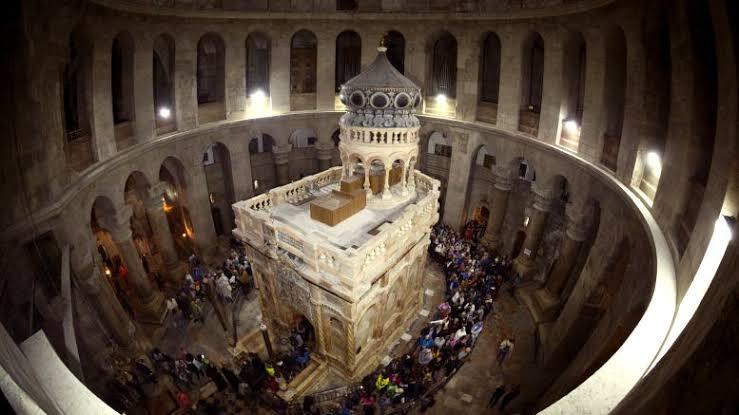 Luar Biasa !! Gereja Makam Kudus Kuncinya Di Pegang Oleh Keluarga Muslim