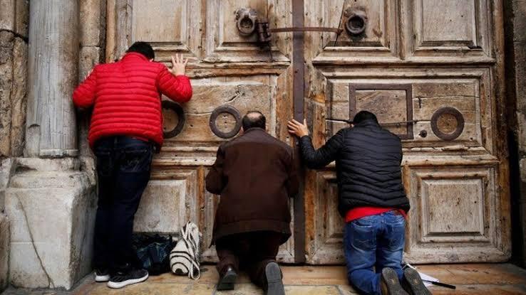 Luar Biasa !! Gereja Makam Kudus Kuncinya Di Pegang Oleh Keluarga Muslim