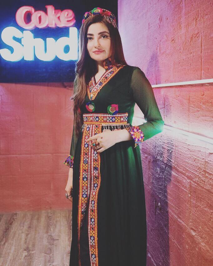 Gulpanra:penyanyi Pashtun yang sangat cantik bening gan bikin darah berdesir