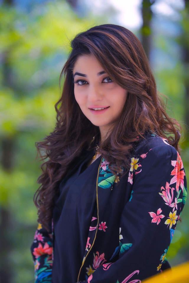 Gulpanra:penyanyi Pashtun yang sangat cantik bening gan bikin darah berdesir