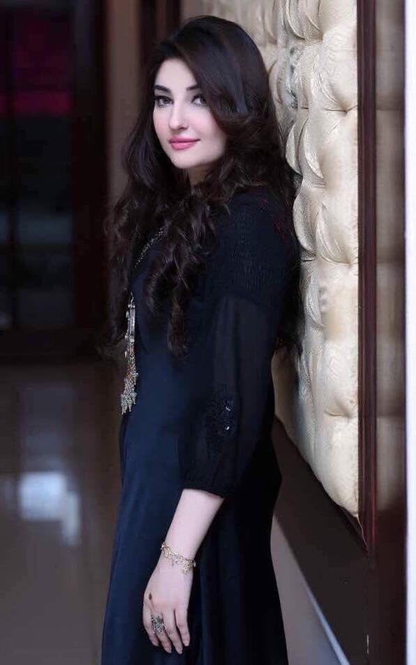 Gulpanra:penyanyi Pashtun yang sangat cantik bening gan bikin darah berdesir