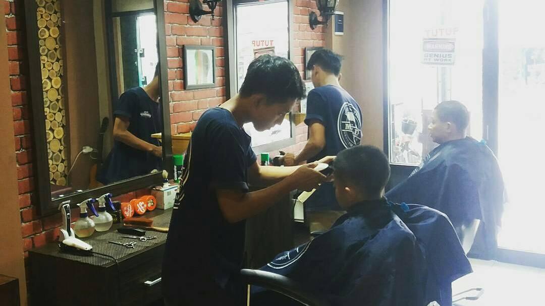 &#91;CILEDUG-TANGERANG&#93; Lowongan barberman di barbershop Ciledug, Tangerang