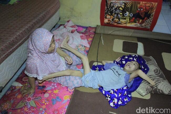 Nelangsa Pemuda Soreang Bandung Terbaring Tak Berdaya
