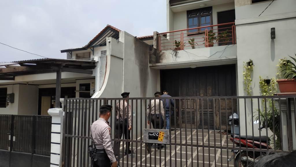Johan Budi: Teror Belum Tentu Terkait Kasus
