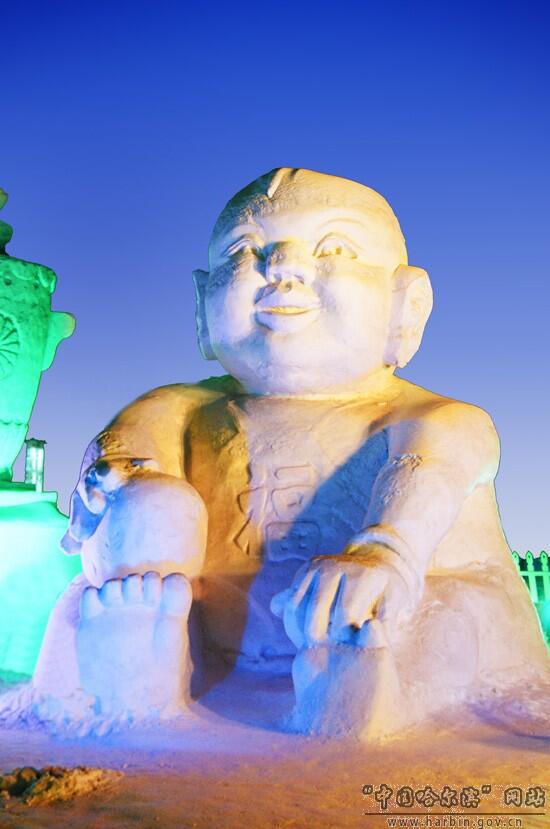 Cantiknya Festival Es dan Salju di Utara Tiongkok, Bikin Pengin ke Sana!