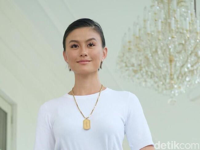 Masuk Nominasi iHeartRadio Music, Agnez Mo Minta Dukungan Jokowi