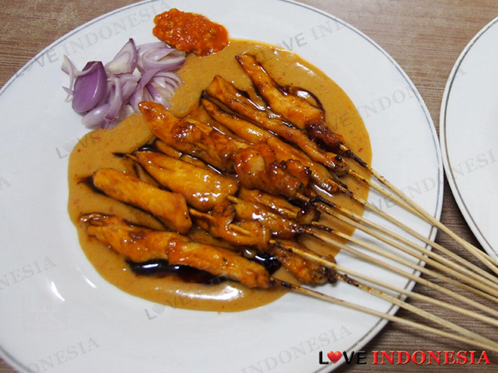 8 Sate Khas Nusantara yang Paling Populer, Mana Favoritmu?