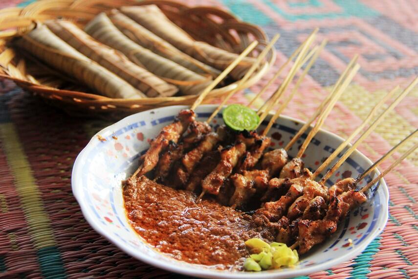 8 Sate Khas Nusantara yang Paling Populer, Mana Favoritmu?