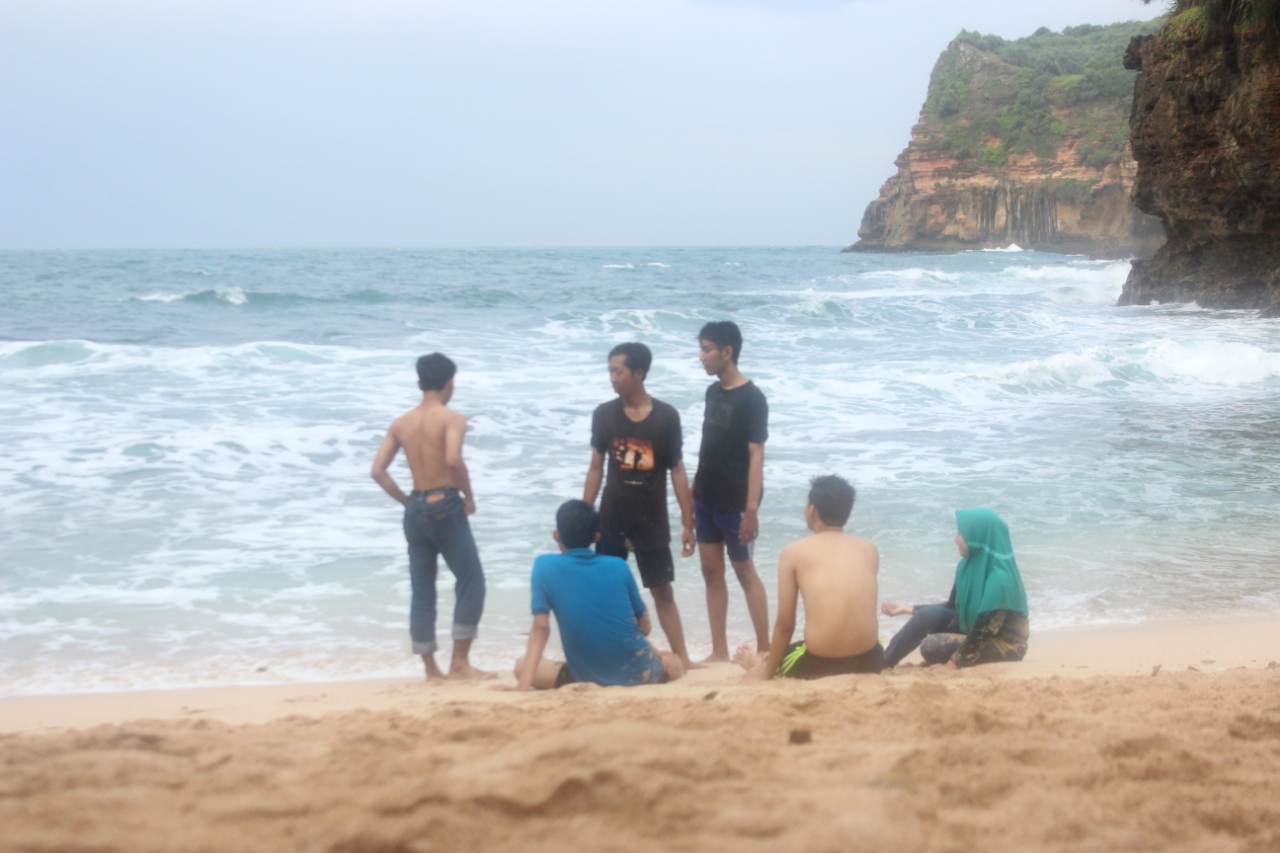 Camping Ku Gak Jadi Wacana (Pantai Ngitun, Gunungkidul, Yogyakarta)