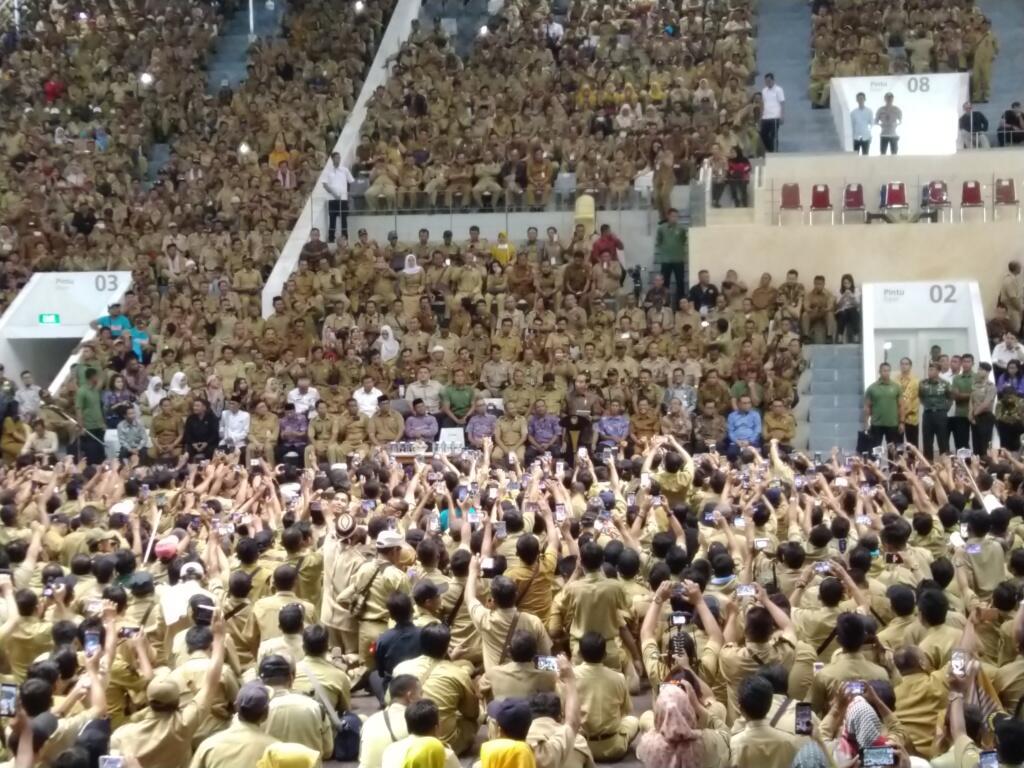 Siasat Jokowi Istana Tak Diserbu Perangkat Desa