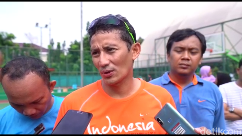 Sandiaga Ajak Pengusaha Sandal Ikut OK OCE: Masuk Pak Eko!