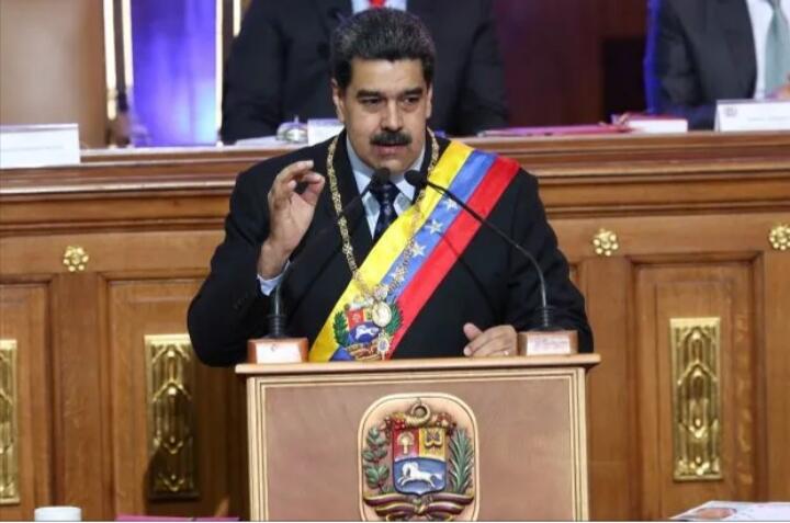 Venezuela Ribut dengan Brasil, Maduro: Bolsonaro Adalah Hitler!
