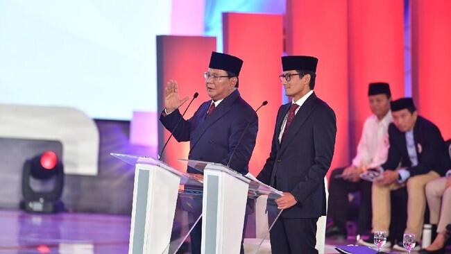 Prabowo Persilakan Jawab Soal Partai, Sandi: Saya Bukan Gerindra Lagi, Pak