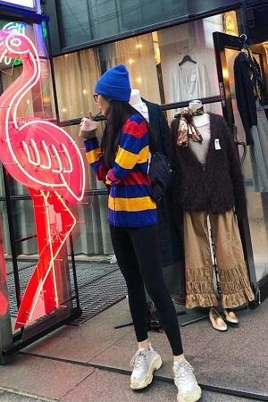 Hobi Pakai Topi? Yuk Intip Gaya Bertopi HyunA yang Swag!