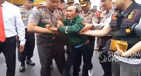 Ma Abud, Lelaki Yang Ngaku Tuhan Dan Duduki Alquran di Masjid