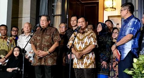 SBY Tak Datang ke Debat Capres - Cawapres, Nonton Prabowo dari TV